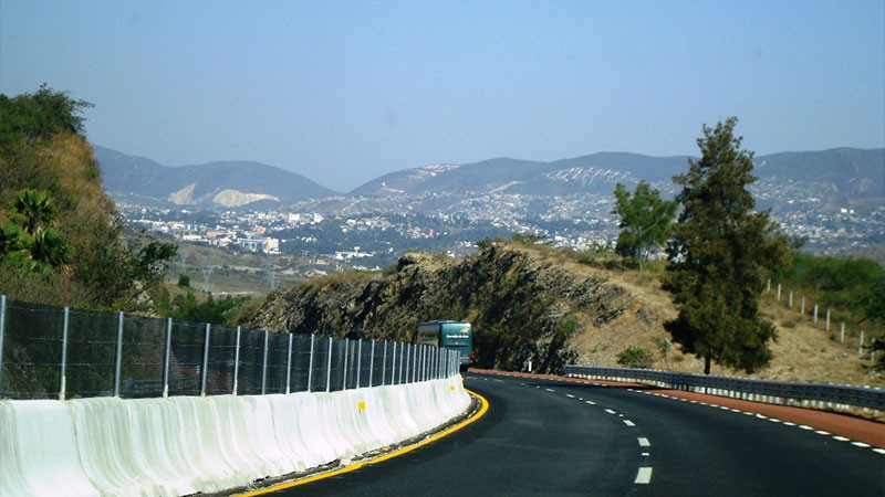 Asaltan dos casetas de cobro en la Autopista del Sol