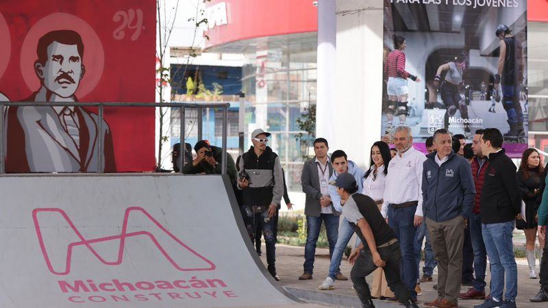 Inaugura Bedolla obras en bajopuente de salida a Mil Cumbres en Morelia, Michoacán