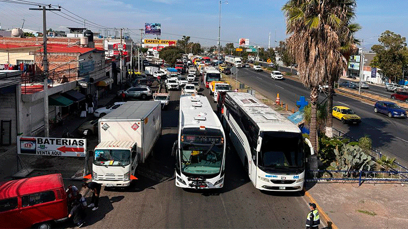 Querétaro: Amotac se irá a paro nacional tras asaltos en Carretera 57 