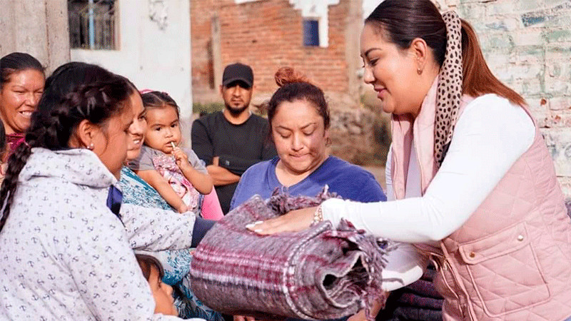 Zacapenses reconocen en labor de Mónica Valdez la fuerza para la transformación