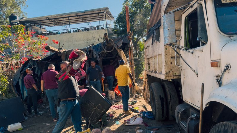 Autoridades de Uruapan retiran invasión en La Cedrera