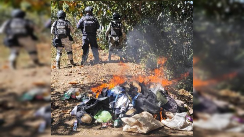 “Revientan” dos campamentos clandestinos en Aquila, Michoacán