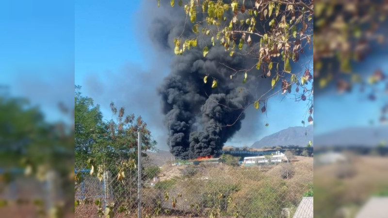 Incendio en cuartel de la Guardia Nacional en Tiquicheo, Michoacán