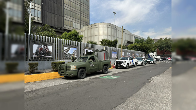 Desalojan Torre de Pemex en CDMX por granada en sus jardines