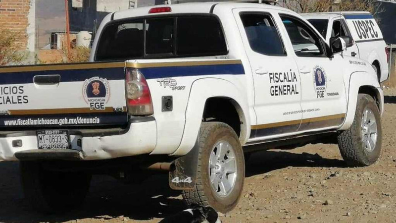 Abandonan cadáver afuera de balneario en La Ruana, Michoacán