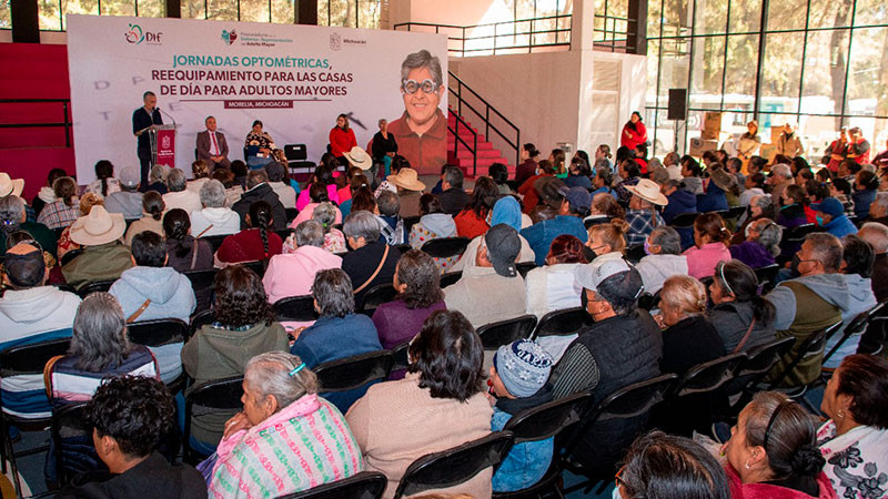 Entrega DIF Michoacán apoyos para estancias de adultos mayores