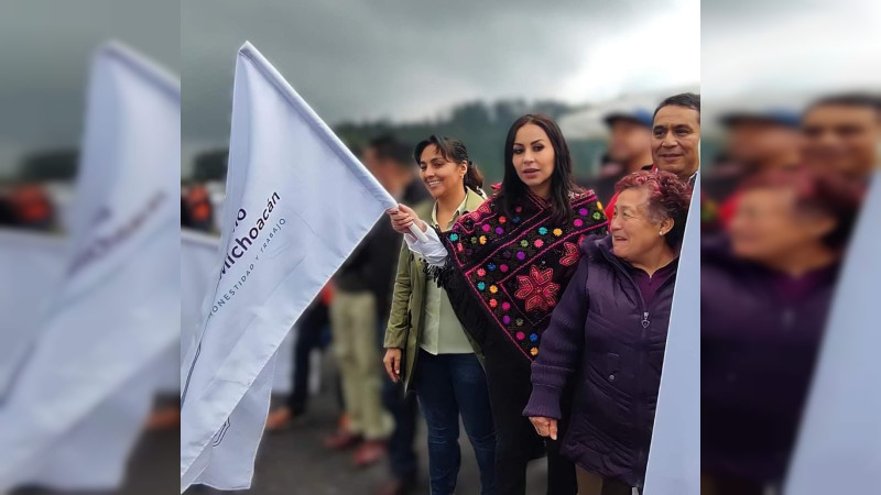 Seguiremos en la ruta de construir un mejor futuro para el Oriente Michoacano: Gloria Tapia