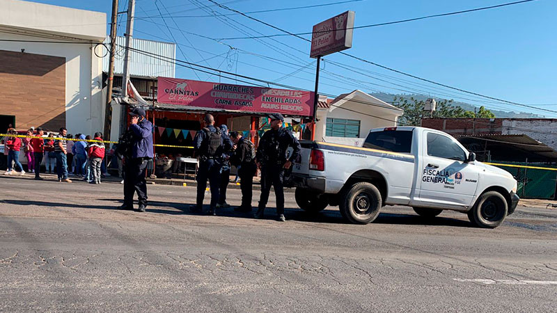 Atacan a mujer en su puesto de carnitas, en Uruapan, Michoacán 