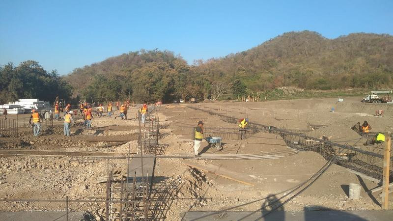 Sector salud verifica trabajos en la obra del nuevo Hospital de Maruata en Aquila, Michoacán