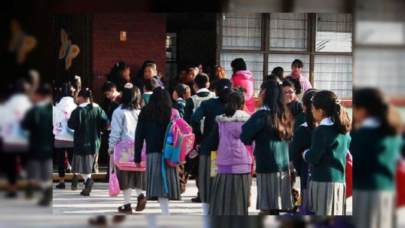 Tras revisión de escuelas por enjambre sísmico, anuncian regreso a clases para este martes