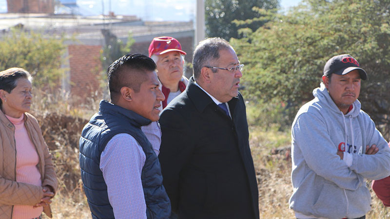 José Luis Téllez Marín, visitó la colonia Humberto Gutiérrez, para conocer la necesidad del arreglo del acceso a dicha Colonia