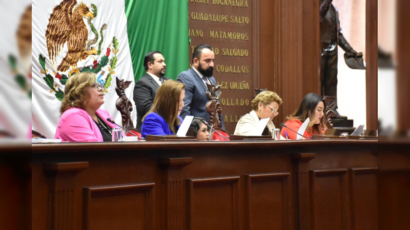 Congreso de Michoacán aprueba licencias de diputados Ernesto Núñez y David Cortés