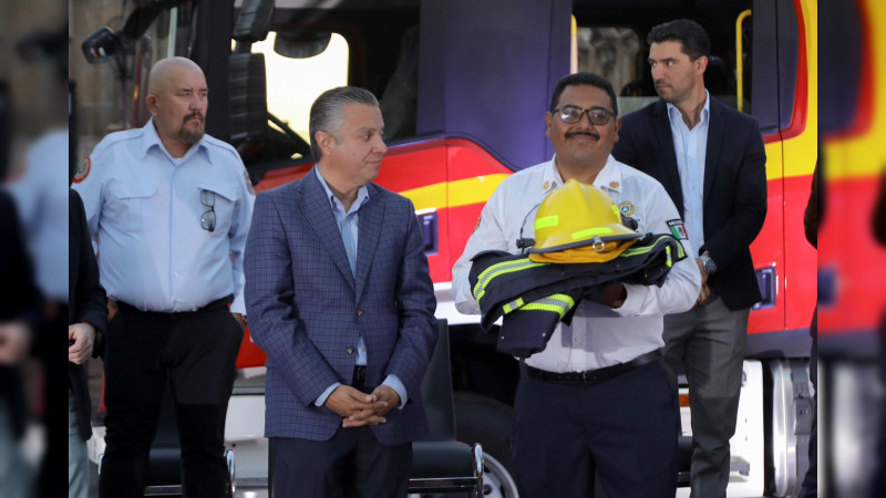 Avanza Gobierno de Michoacán en la dignificación de los bomberos: Luis Navarro