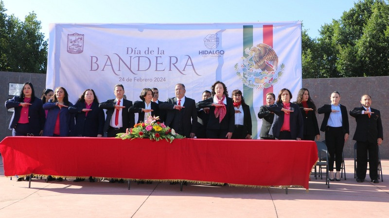 Conmemora José Luis Téllez Marín el Día de la Bandera en Ciudad Hidalgo