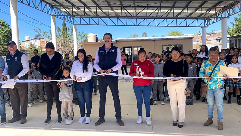 Inauguran techumbre en escuela al oriente de Morelia, Michoacán 