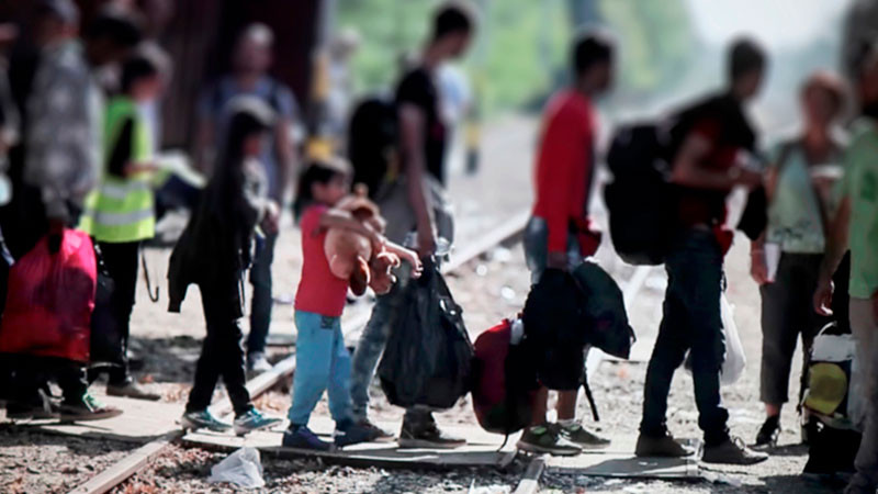 Tras cierre de refugio, miles de migrantes quedan a la deriva en frontera San Diego-Tijuana