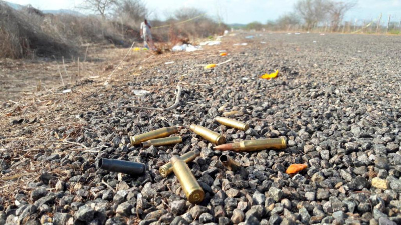 A dronazos y tras balaceras, pistoleros toman La Ruana, Michoacán, y patrullan sus caminos