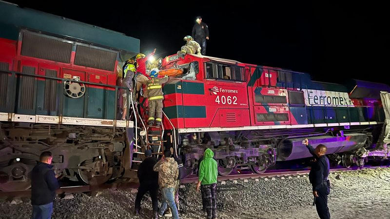 Chocan de frente dos trenes en Cofradía del Rosario, Jalisco; hay al menos 7 lesionados