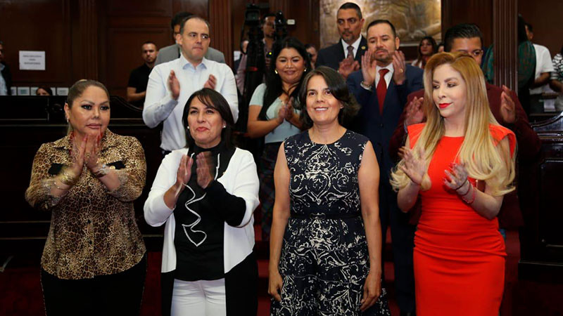 Graciela Guzmán Bucio, tomó protesta como presidenta municipal provisional de Ciudad Hidalgo, Michoacán