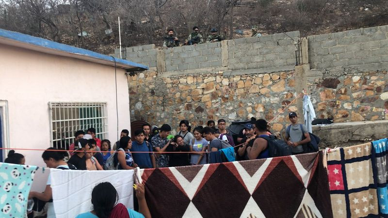 Liberan a 85 migrantes en Oaxaca tras presunta privación de la libertad masiva