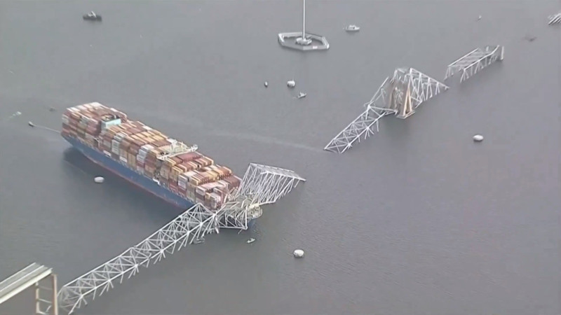 Tras hallazgo de dos cuerpos en puente de Baltimore, detienen la búsqueda bajo el agua