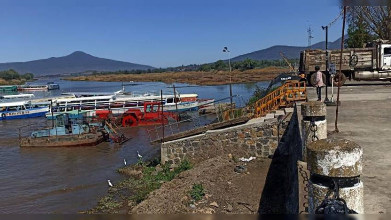 Aseguran Gobierno del Estado y comunidades que están coordinados para cuidar el lago de Pátzcuaro, Michoacán