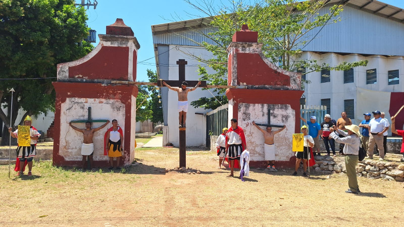 Internos del Cereso de Mérida participaron en representación de Viacrucis