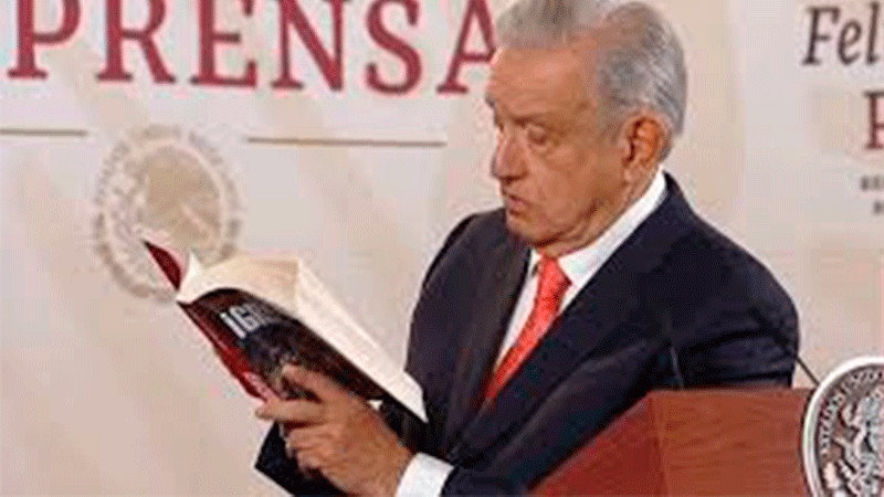 Tribunal Electoral desecha queja de Xóchitl Gálvez sobre libro de AMLO