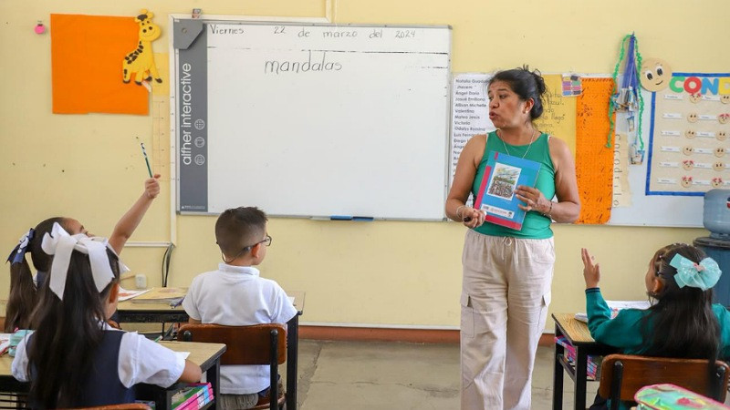 Este lunes regresan a clases más de un millón de estudiantes en Michoacán