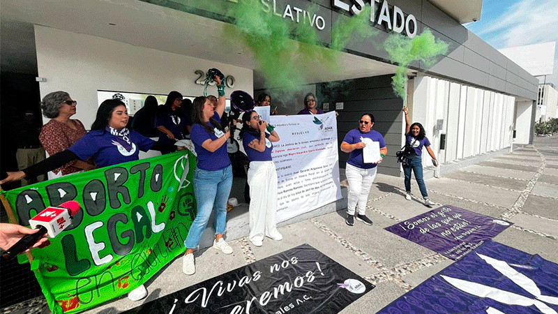 Querétaro: Piden a diputados garantizar a mujeres un aborto seguro 