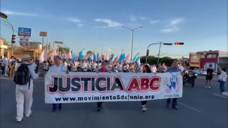 A 15 años del incendio en la Guardería ABC, cientos de personas marchan para exigir justicia