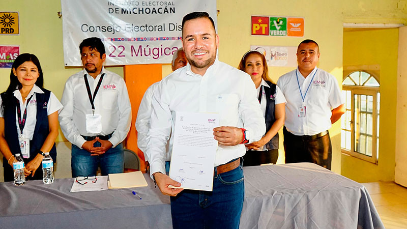 Entregan constancia de mayoría a Reyes Galindo 