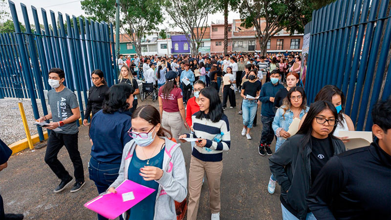 Aspirantes a seis licenciaturas del área de la Salud de la UMSNH aplican este domingo su examen de admisión