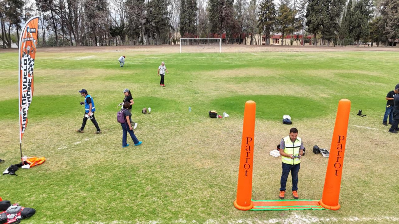 Concluye curso de pilotaje de drones del Cecytem con prácticas de campo