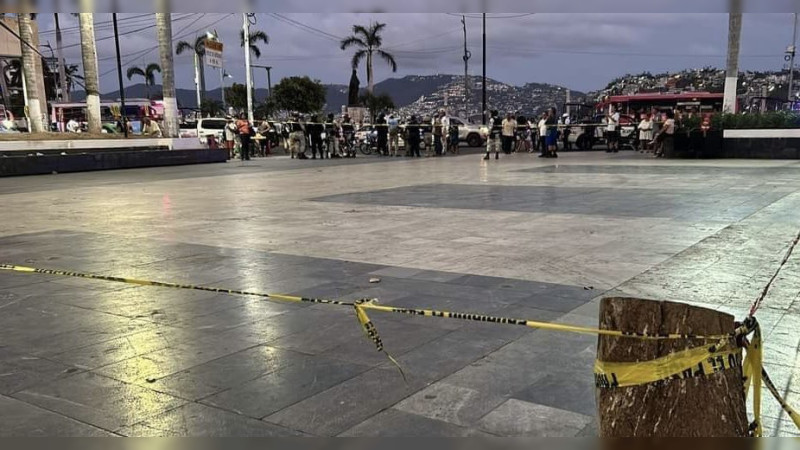 Explosivo lanzado en Zócalo de Acapulco, habría sido arrojado por dron: Cuatro heridos, bebé grave