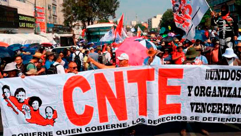 Magisterio levanta plantón en el Zócalo tras recibir respuesta del gobierno federal