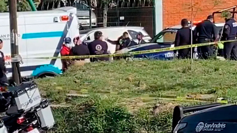 Ataque armado frente a escuela deja saldo de un menor muerto, en Puebla