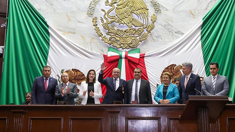 Reconoce Congreso de Michoacán a Juan Bosco Martínez y a Nicolás De La Torre con la Condecoración “Melchor Ocampo”