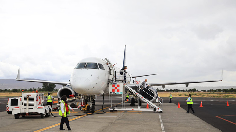 Celebra Alfonso Martínez, regreso de vuelos directos CDMX-Morelia