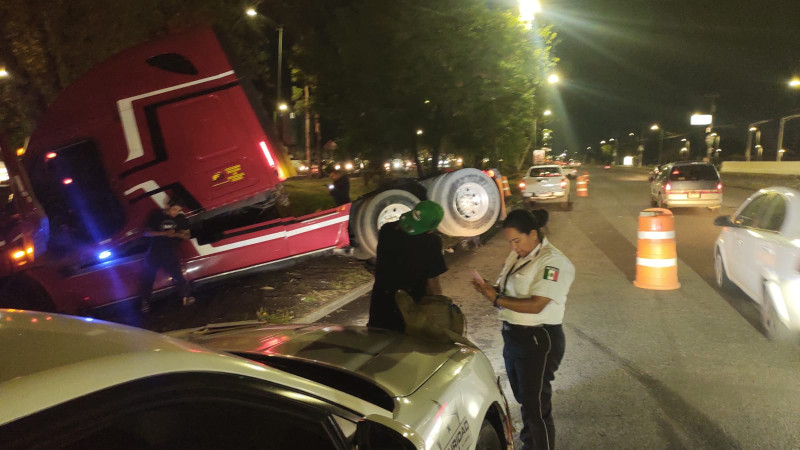 Choque de tráiler en Morelia, Michoacán; deja un lesionados