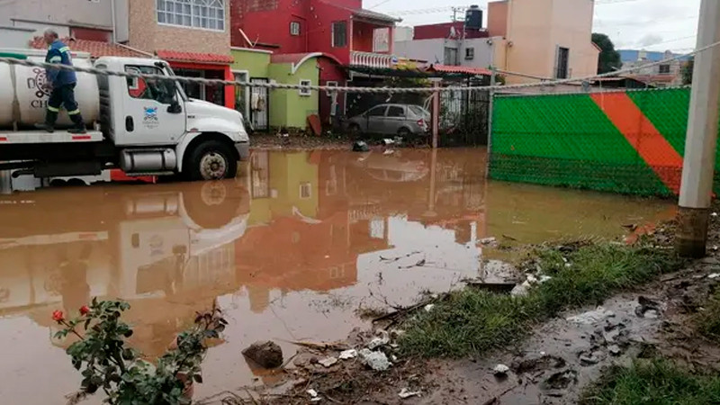 Lluvias en el Edomex dejan saldo de una persona sin vida y cientos de afectados