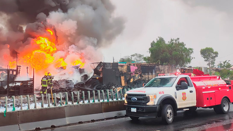 Se incendian 30 casas en Nezahualcóyotl, detrás del AICM