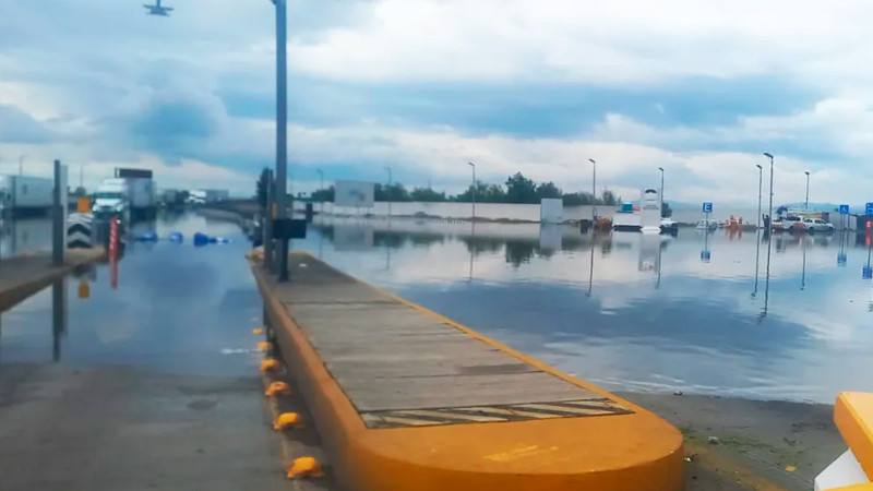 Por inundaciones, cierran varios puntos del Circuito Exterior Mexiquense