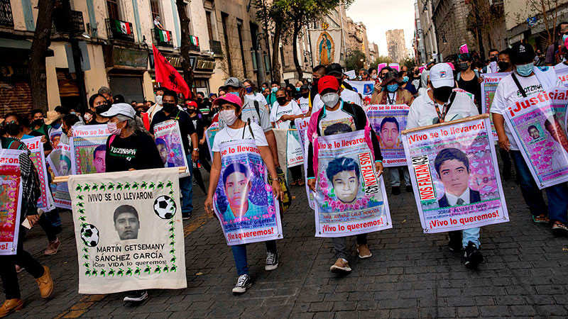 El 29 de julio, AMLO y Sheinbaum se reunirán con familiares de los 43 normalistas de Ayotzinapa