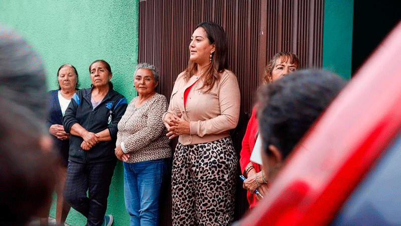 Se reúne Mónica Valdez con las familias de las localidades El Pueblito y Anáhuac