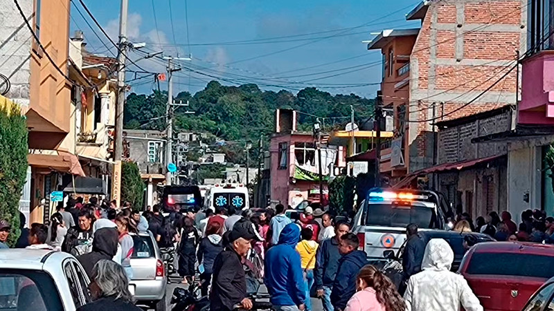 Explota camioneta cargada con pirotecnia en Tepetlixpa, Edomex; hay 8 heridos