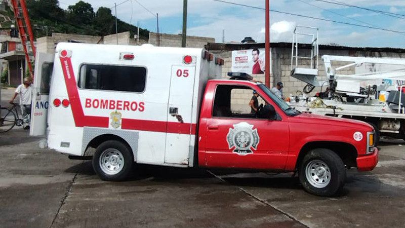 En Zitácuaro, Michoacán dos trabajadores sufren descarga eléctrica, uno perdió la vida