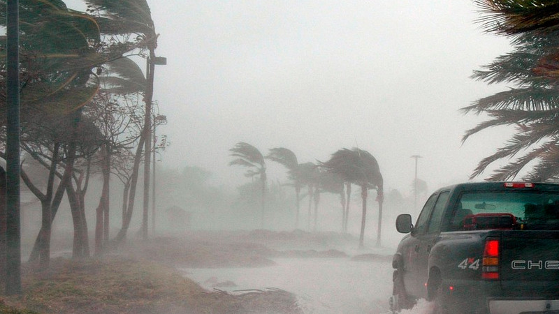 'Ernesto' deja sin luz a más de 900 mil personas en Puerto Rico