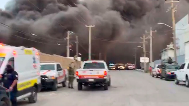 Se incendia bodega de desechables en Saltillo, Coahuila