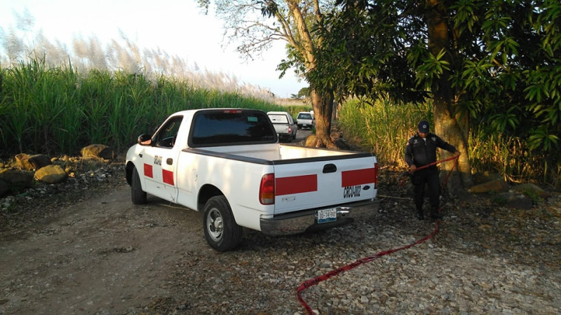 Autoridades de Veracruz investigan abandono de ambulancia y dos cadáveres 